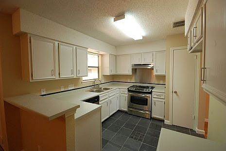 3rd image of 12820 Carrera Dr