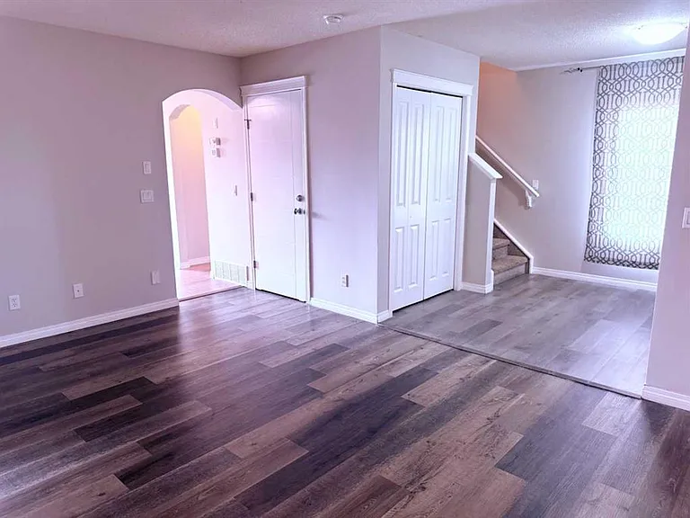 952 Taradale Dr NE — Photo 4