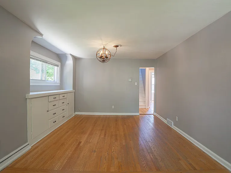 523 E Henry Clay St — Photo 4