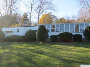 51 Hadley Dr, Hannacroix, NY 12087