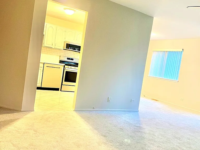 601 Hanover Ct #Z1 — Photo 3