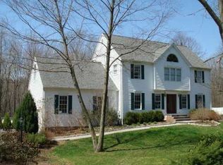 32 Beechwood Rd, Branford, CT 06405