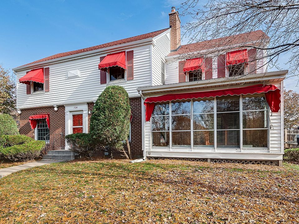 1st image of 724 Hamline Ave S