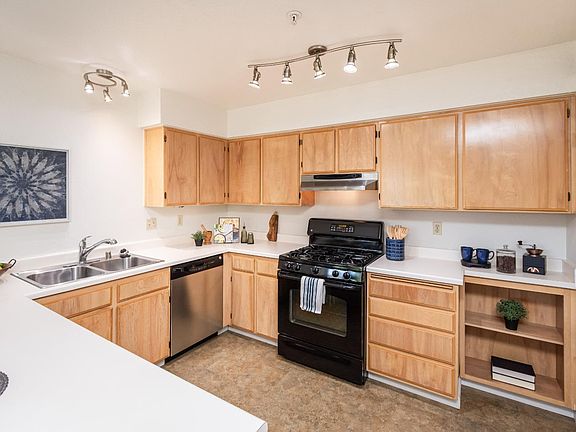5th image of 2748 Elks Way