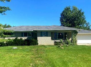 7474 Arnold Rd, Cottrellville, MI 48039