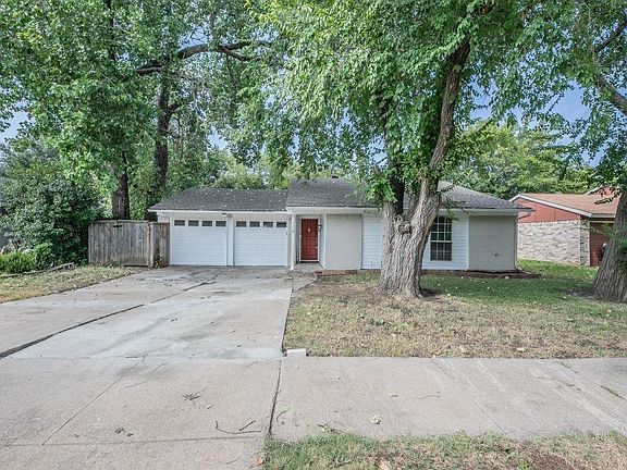 2nd image of 435 Stonehenge Dr