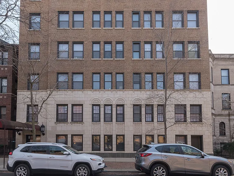 817 W Lakeside Pl #107 — Photo 1