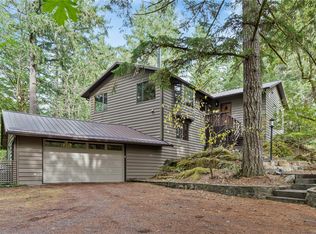 100 Viaduct Ave W, Saanich, BC V9E1J3