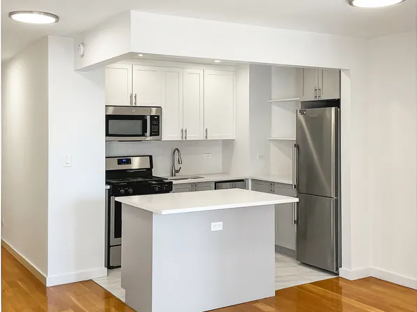 150 East 18th Street image 1 of 12