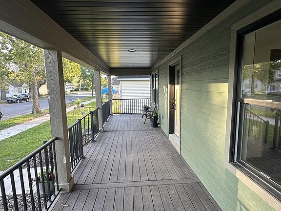 3rd image of 823 Avon STREET