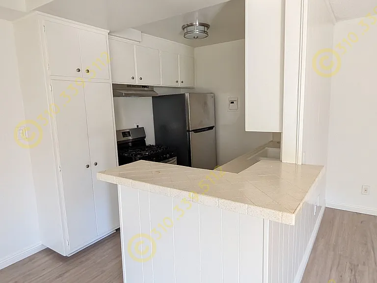 1517 Beloit Ave #2 — Photo 8