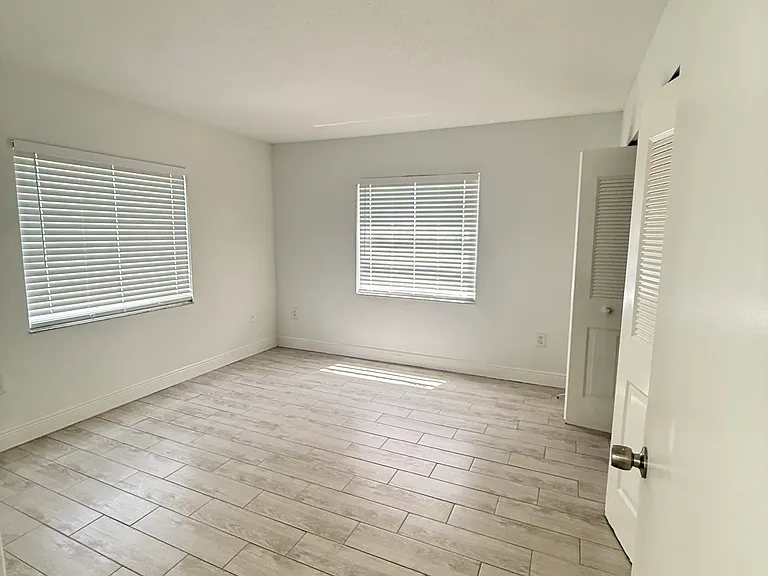 10431 N Kendall Dr #D104 — Photo 5