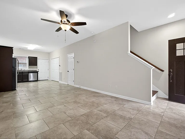 115 Joy Dr #115 — Photo 4