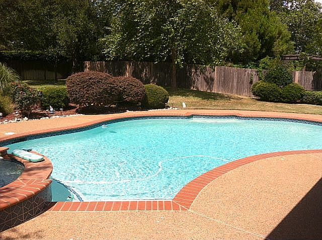 2nd image of 2604 N Whitehaven Dr