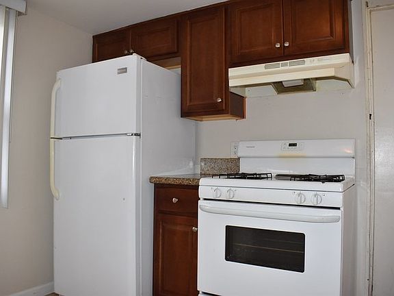 3rd image of 1825 I Ave
