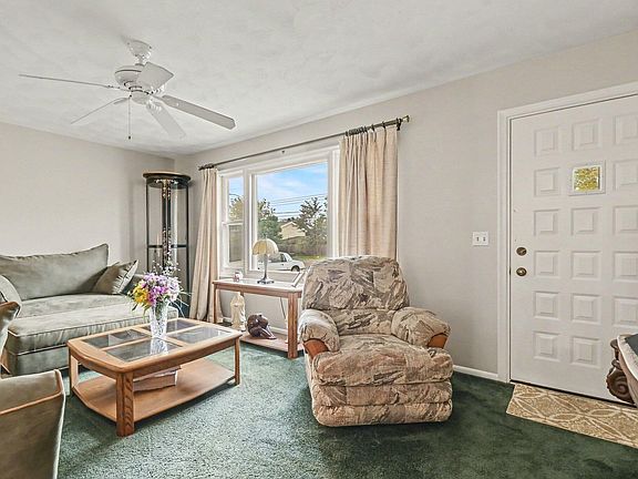 3rd image of 5025 Willoughby Rd