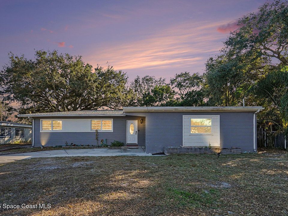1st image of 809 Espanola Way