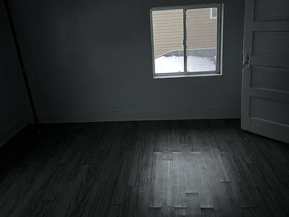 2nd image of 806 Grandview Ave