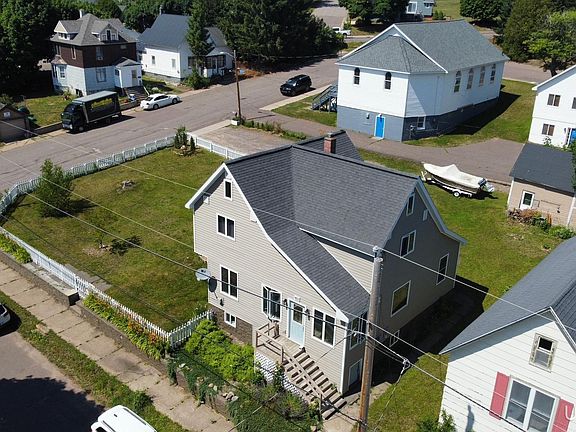 5th image of 925 Elm St