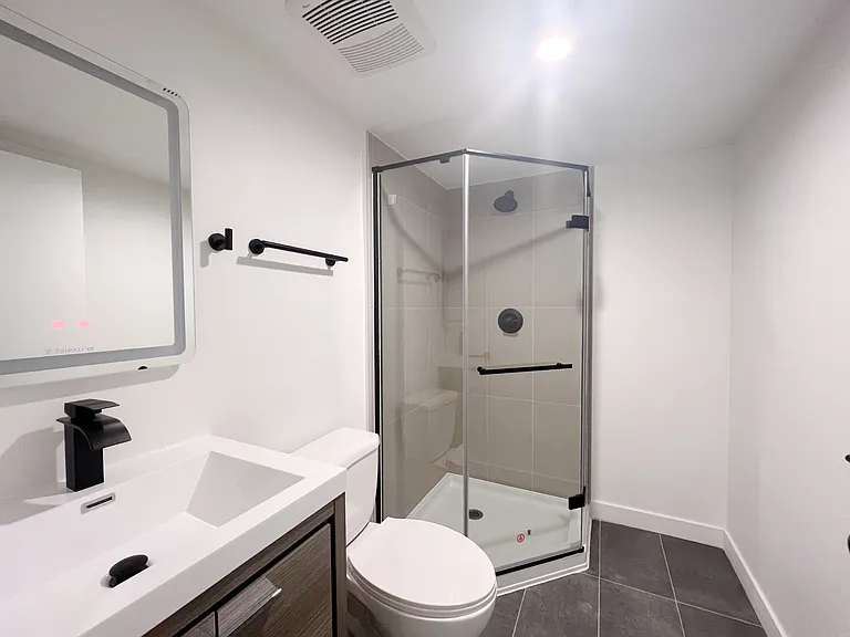 1439 W 37th Dr — Photo 70