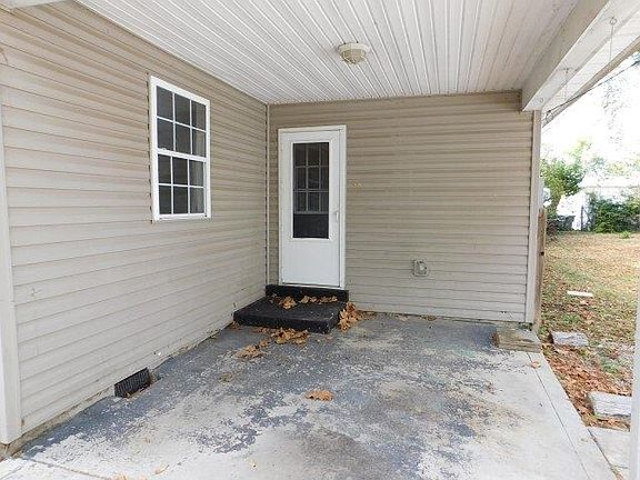 3rd image of 793 Breathitt Ave