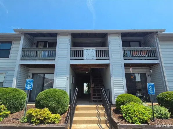 1633 Summergate Pkwy #P, Saint Charles, MO 63303