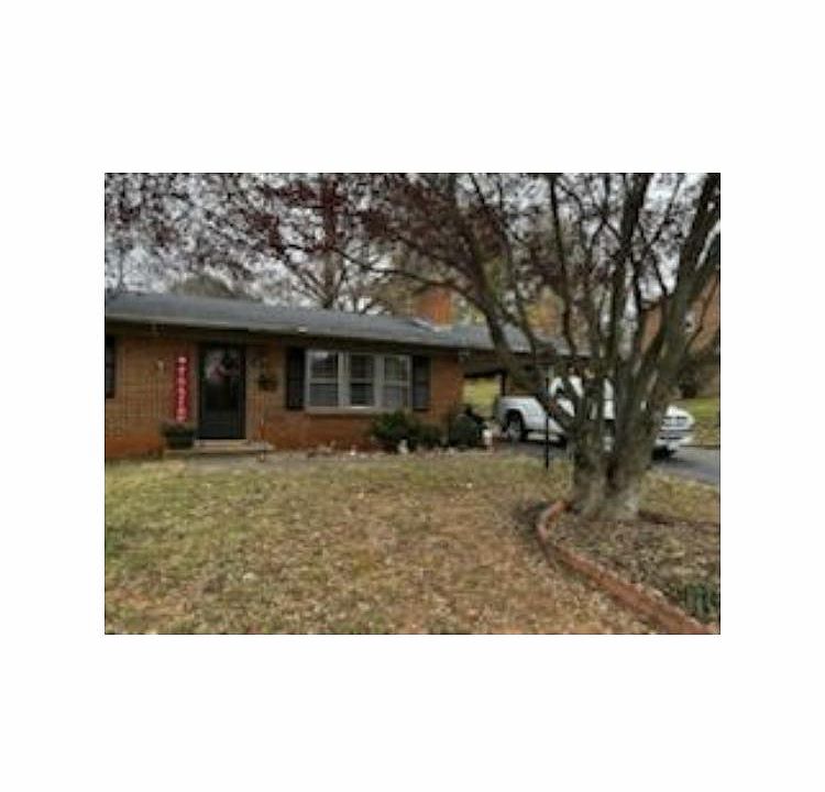 1st image of 695 Dawnridge Dr