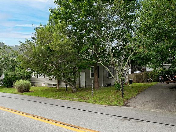 3rd image of 109 Carroll Ave