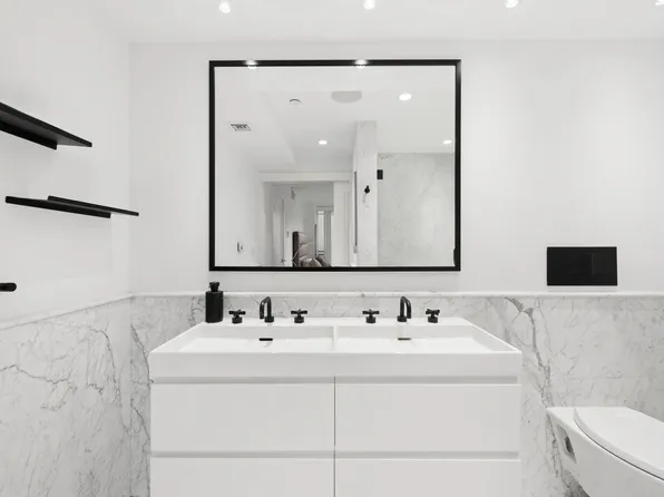 265 East Houston Street image 10 of 18