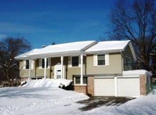 682 Aspen Dr, Buffalo Grove, IL 60089