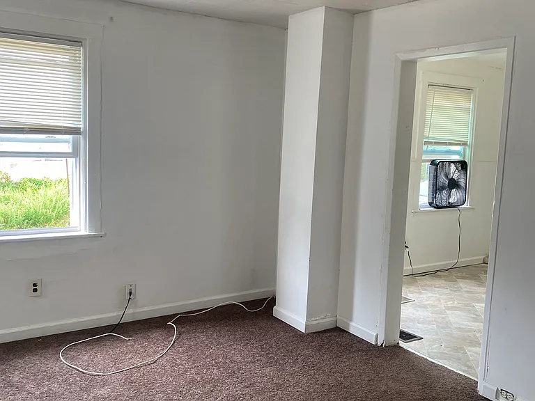 1200 Thomas St — Photo 8