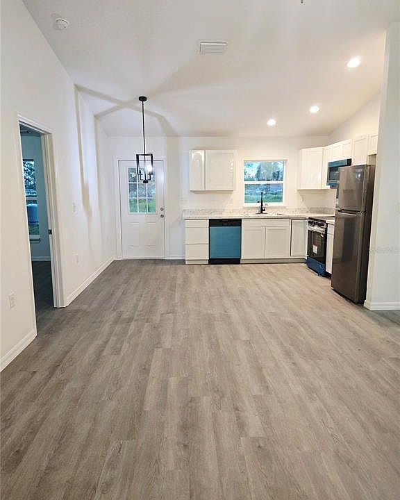2nd image of 228 Juniper Loop Cir