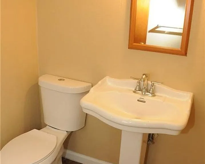 1158 Castleton Rd — Photo 26