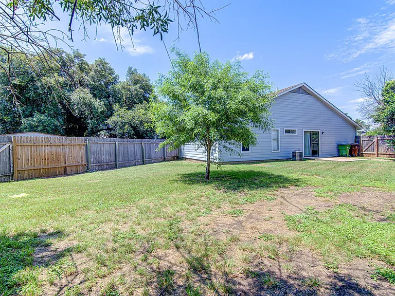 1603 Dale Cv — Photo 20