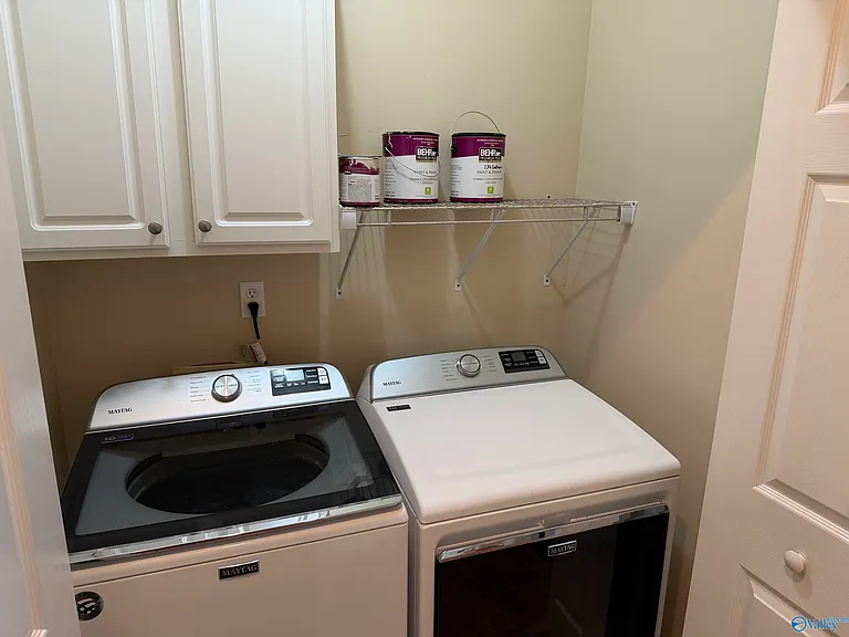 139 Canterbury Dr — Photo 18