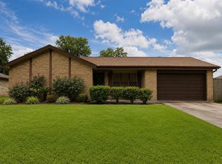 5845 Meadowview Rd, Beaumont, TX 77708