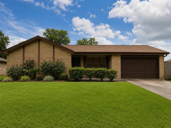 5845 Meadowview Rd, Beaumont, TX 77708