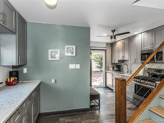 5th image of 46 Sagamore Hill Drive
