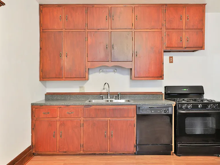 23 E Blake Ave — Photo 3