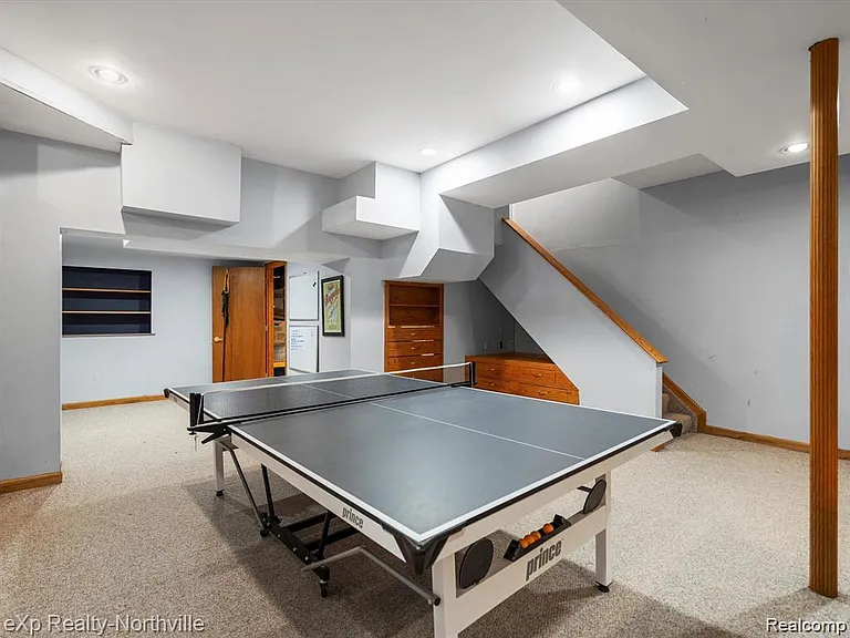 38205 Connaught Dr — Photo 42