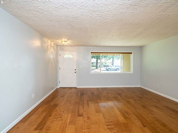 2nd image of 226 NE 148th Ave
