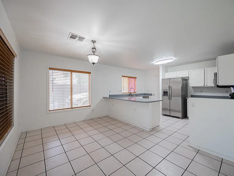 11595 W Holly St — Photo 9
