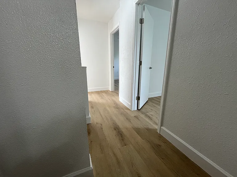Crestwood Apartments — Photo 6