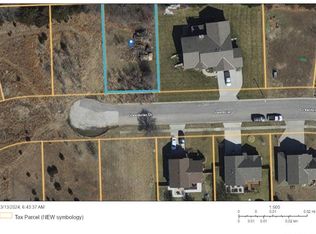 1314 Greenbrier Dr, Eudora, KS 66025