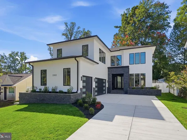 2002 Hillside Dr, Falls Church, VA 22043