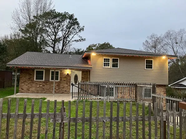 703 Townsend Cir, Chickasaw, AL 36611