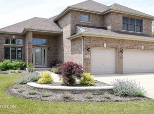 9520 Witham Ln, Woodridge, IL 60517