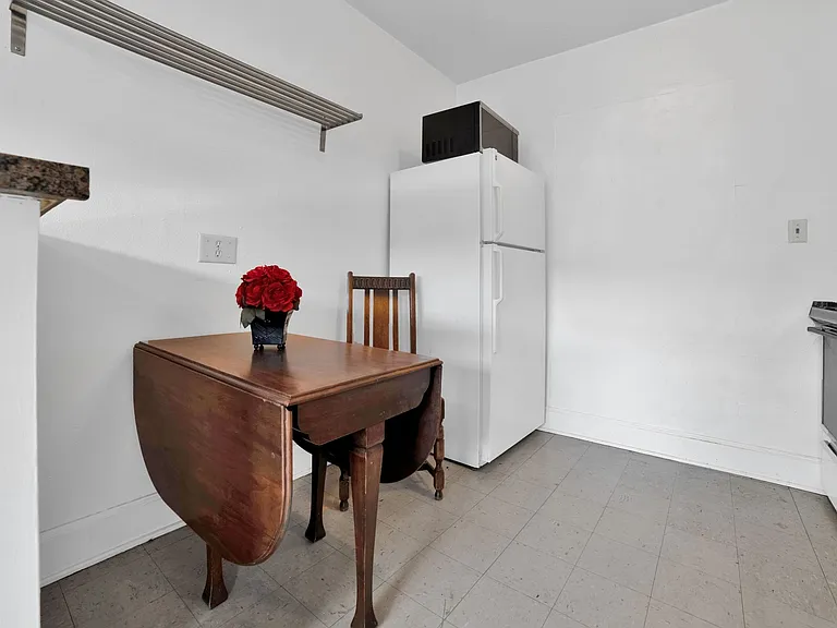 610 Summit Avenue — Photo 21