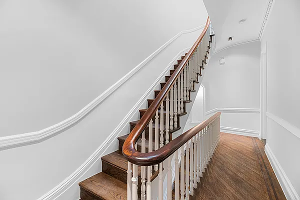 Rented by REAL New York | media 10