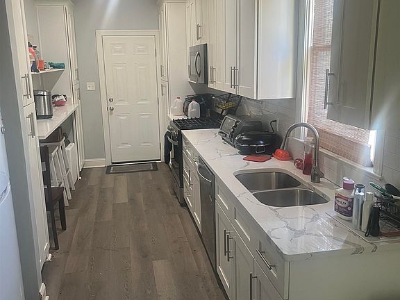 3rd image of 1353 Harbert Ave